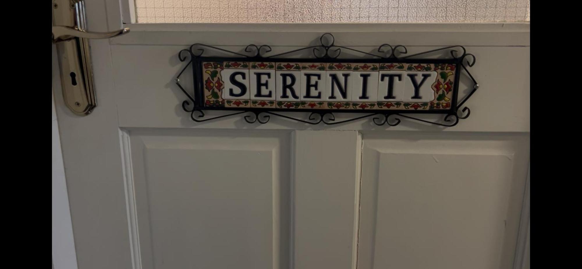 Serenity Longford Eksteriør bilde